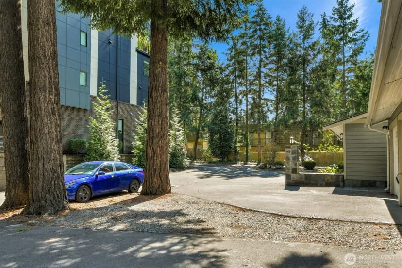 Property photo for 15406 Ne 15th Place #d24, Bellevue photo 2