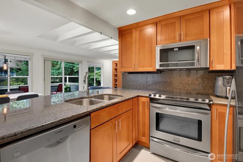 Property photo for 15406 Ne 15th Place #d24, Bellevue photo 6