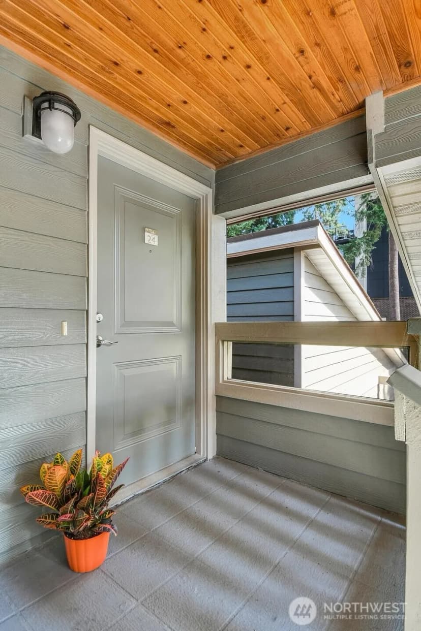 Property photo for 15406 Ne 15th Place #d24, Bellevue photo 3