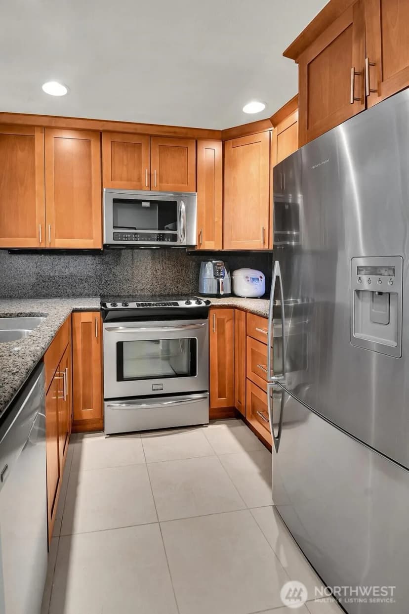 Property photo for 15406 Ne 15th Place #d24, Bellevue photo 10