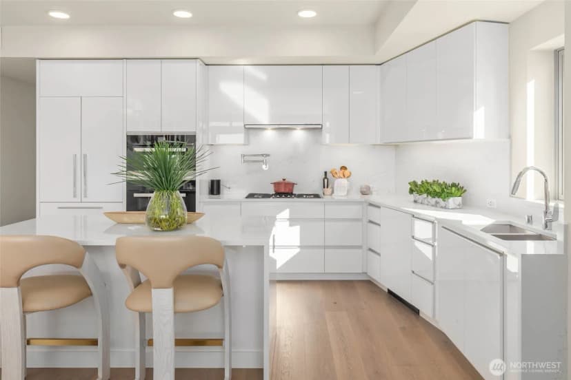 Property photo for 1250 Alki Avenue Sw #pha, Seattle photo 12