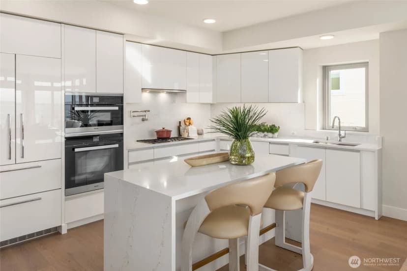 Property photo for 1250 Alki Avenue Sw #pha, Seattle photo 9