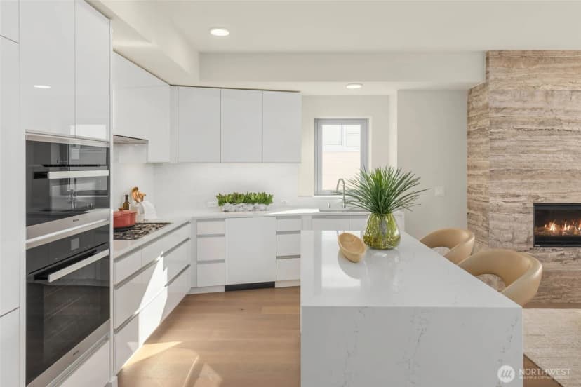 Property photo for 1250 Alki Avenue Sw #pha, Seattle photo 10