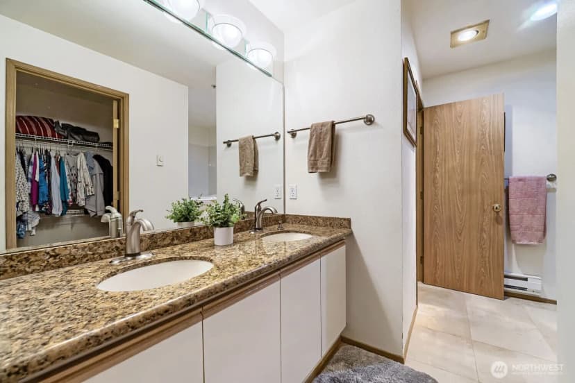 Property photo for 5933 S 234th Place #2-5, Kent photo 21