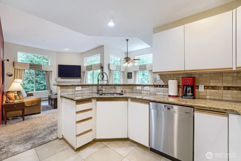 Property photo for 5933 S 234th Place #2-5, Kent photo 15