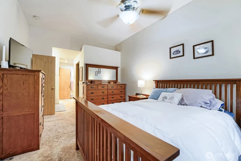 Property photo for 5933 S 234th Place #2-5, Kent photo 19