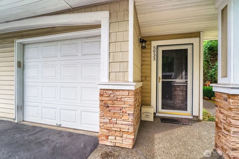 Property photo for 5933 S 234th Place #2-5, Kent photo 2