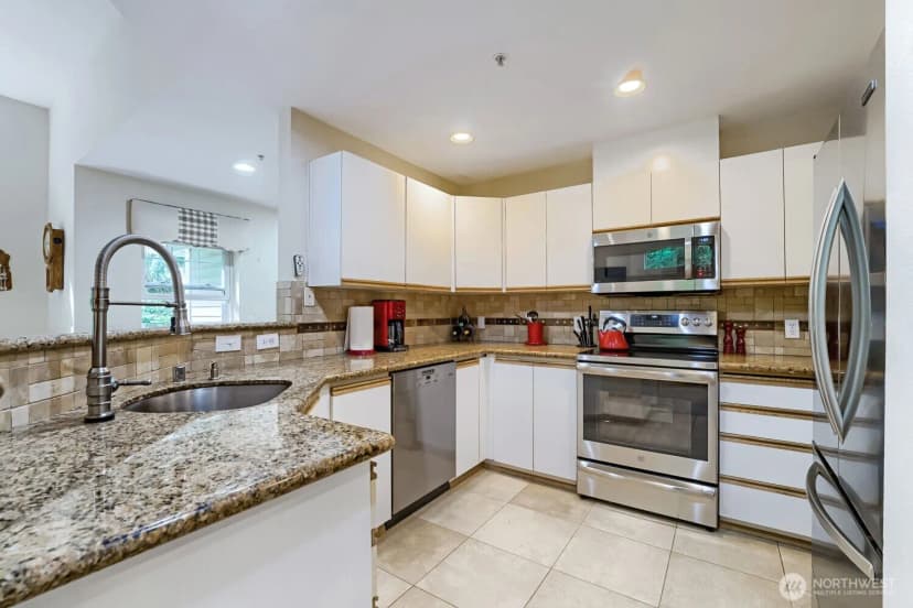 Property photo for 5933 S 234th Place #2-5, Kent photo 14
