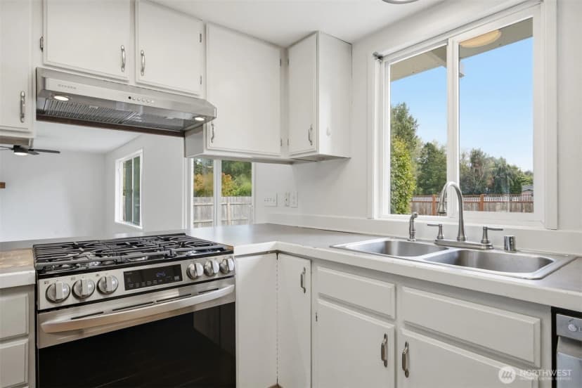 Property photo for 4898 Seafair Drive, Blaine photo 8