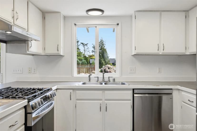 Property photo for 4898 Seafair Drive, Blaine photo 9