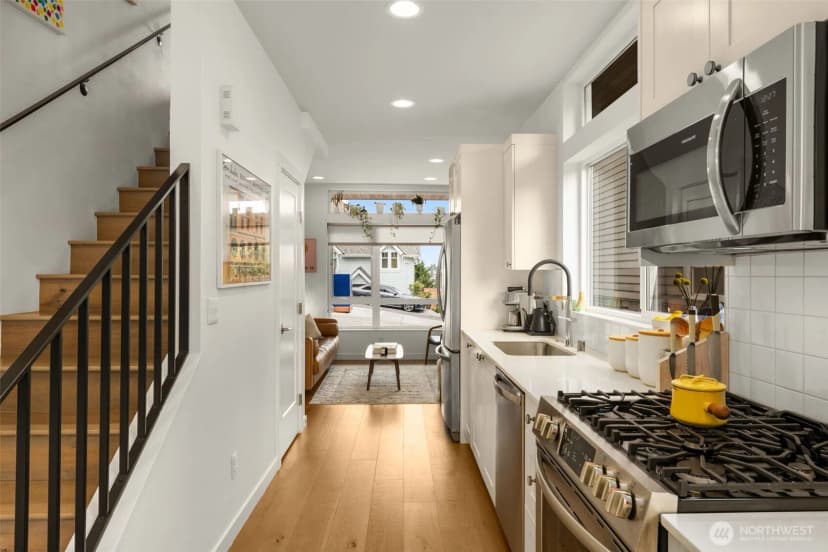Property photo for 1829 11 Avenue W #d, Seattle photo 10