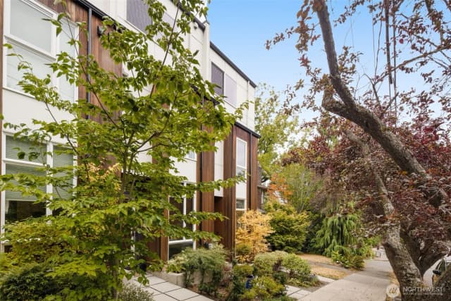 Property photo for 1829 11 Avenue W #d, Seattle photo 2