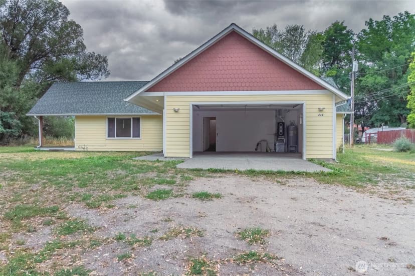 Property photo for 216 S 3rd Street W, Chewelah photo 6
