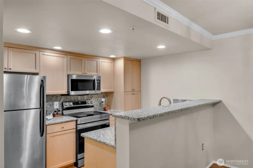 Property photo for 25235 Se Klahanie Boulevard #n102, Sammamish photo 11