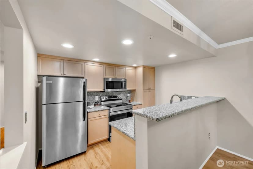 Property photo for 25235 Se Klahanie Boulevard #n102, Sammamish photo 10