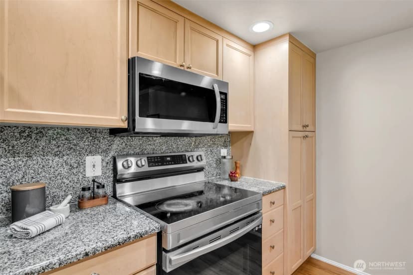 Property photo for 25235 Se Klahanie Boulevard #n102, Sammamish photo 12