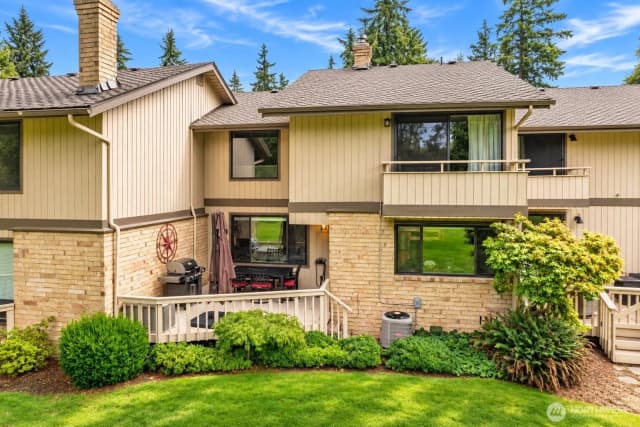 Property photo for 6530 Ne 171st Place, Kenmore photo 2
