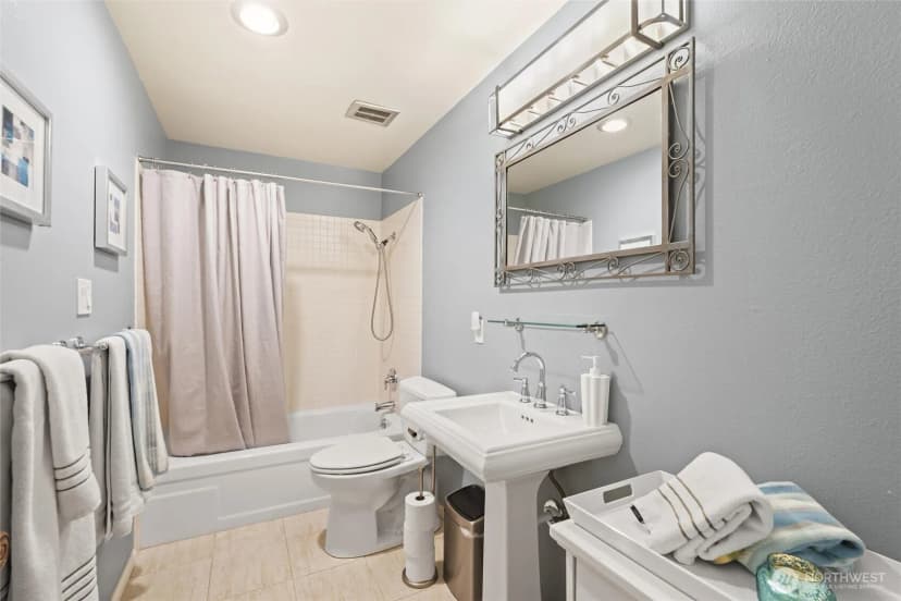 Property photo for 6530 Ne 171st Place, Kenmore photo 29