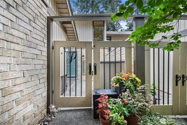 Property photo for 6530 Ne 171st Place, Kenmore photo 5