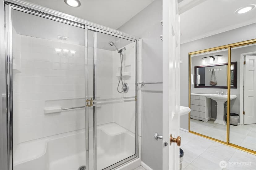 Property photo for 6530 Ne 171st Place, Kenmore photo 27