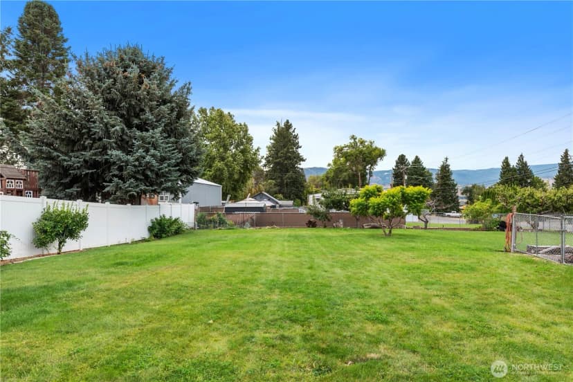 Property photo for 7 S Roland Avenue, East Wenatchee photo 9