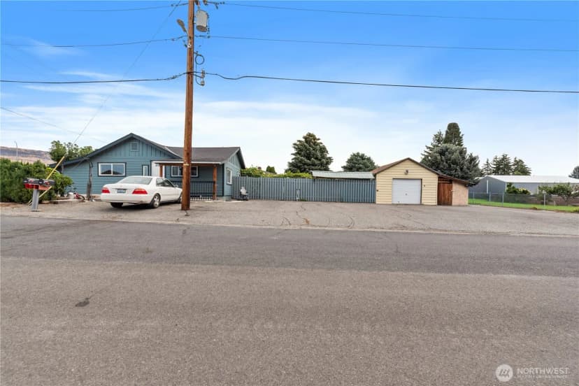 Property photo for 7 S Roland Avenue, East Wenatchee photo 2