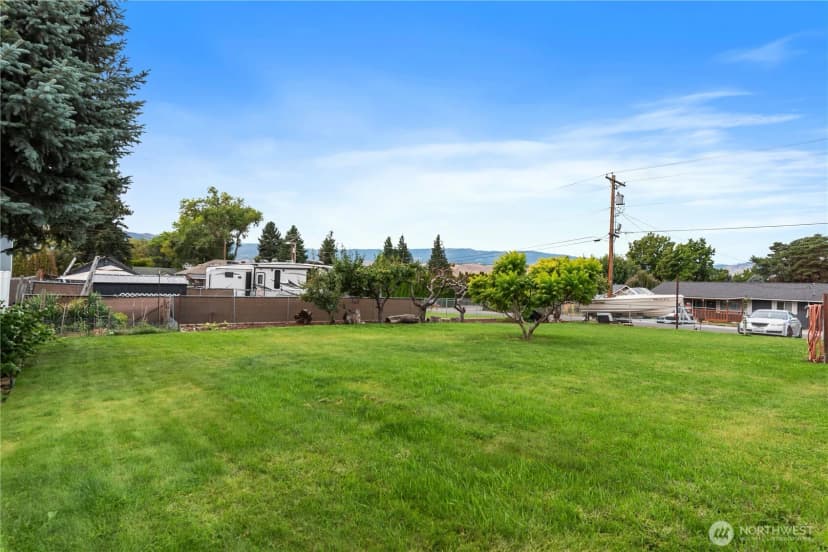 Property photo for 7 S Roland Avenue, East Wenatchee photo 7