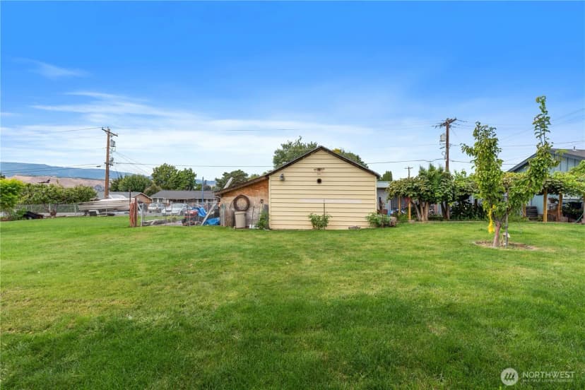 Property photo for 7 S Roland Avenue, East Wenatchee photo 8