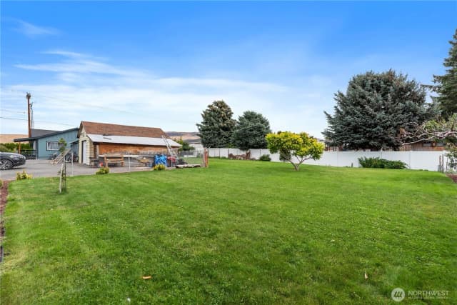 Property photo for 7 S Roland Avenue, East Wenatchee photo 4