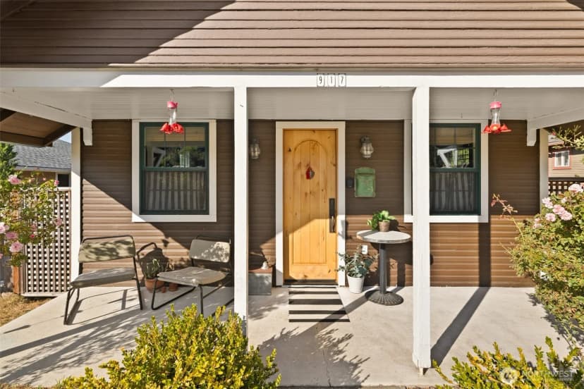 Property photo for 917 E 9th Street, Port Angeles photo 2