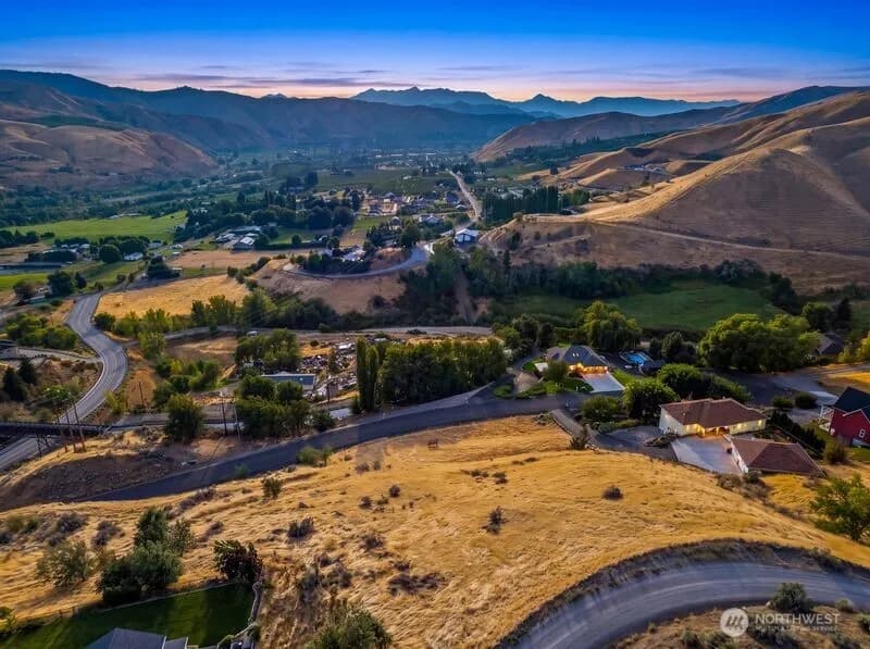 Property photo for 3825 Sunridge Ln, Wenatchee photo 15