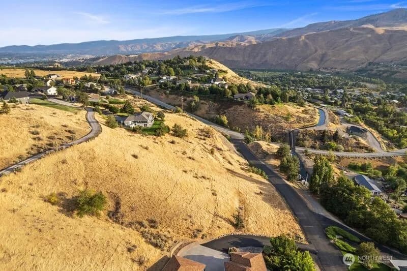 Property photo for 3825 Sunridge Ln, Wenatchee photo 6