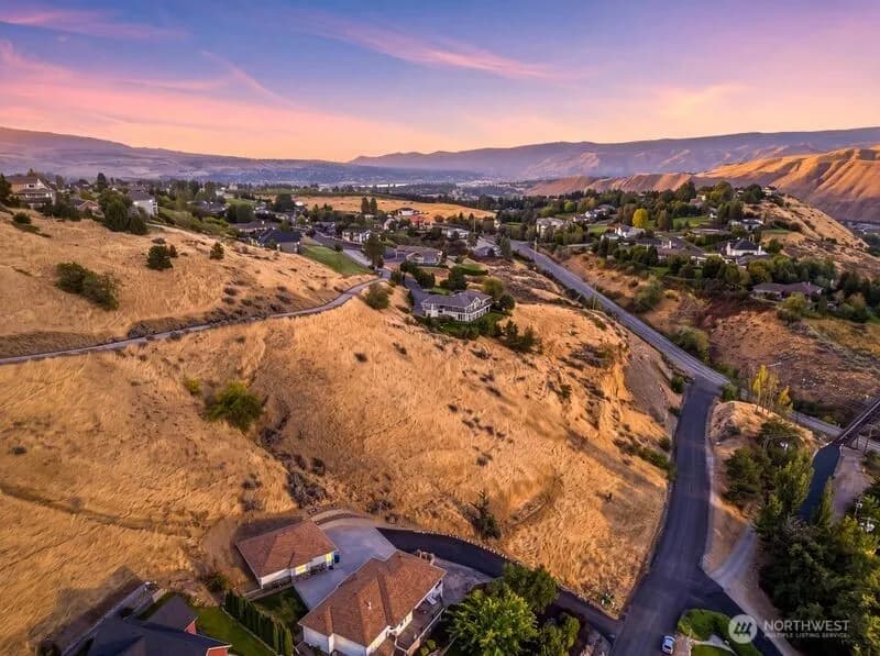 Property photo for 3825 Sunridge Ln, Wenatchee photo 14