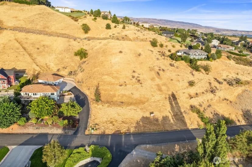 Property photo for 3825 Sunridge Ln, Wenatchee photo 12