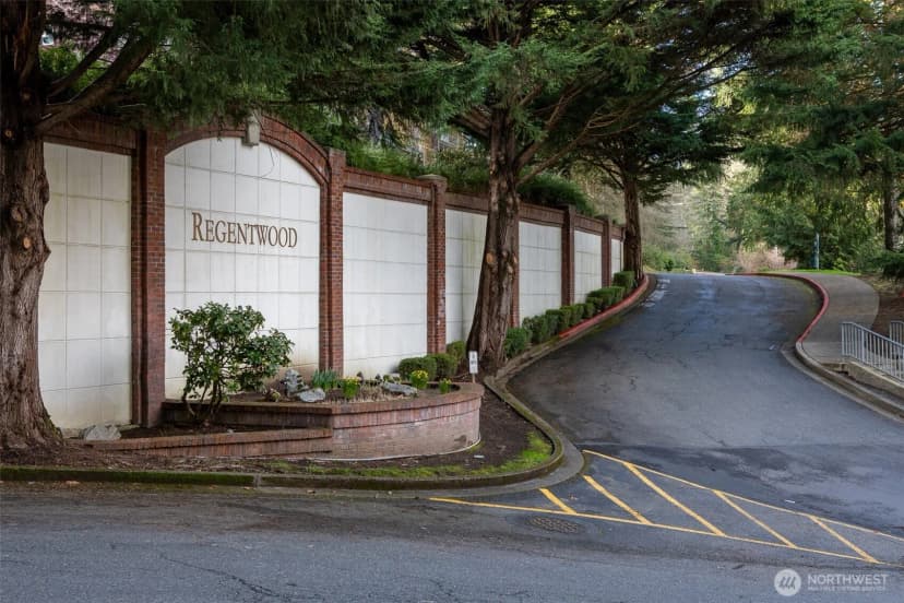 Property photo for 15917 Waynita Way Ne #e206, Bothell photo 2