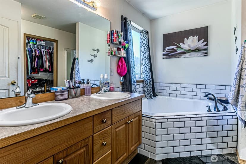 Property photo for 10710 185th Avenue E, Bonney Lake photo 21