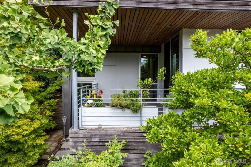 Property photo for 2112 N 46th Street, Seattle photo 17
