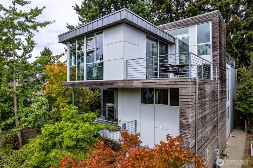 Property photo for 2112 N 46th Street, Seattle photo 3