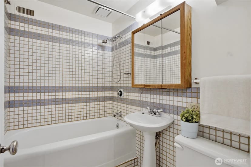 Property photo for 12221 8th Avenue Nw, Seattle photo 26