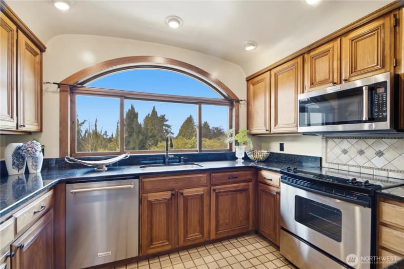 Property photo for 12221 8th Avenue Nw, Seattle photo 10