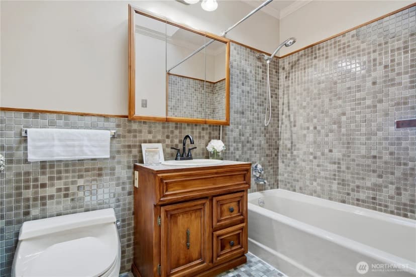 Property photo for 12221 8th Avenue Nw, Seattle photo 13