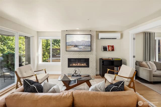 Property photo for 2334 Thorndyke Avenue W #301, Seattle photo 3