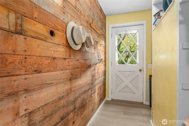 Property photo for 1445 Mt Baker Highway, Bellingham photo 3
