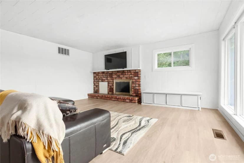 Property photo for 1445 Mt Baker Highway, Bellingham photo 6