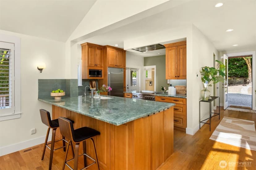 Property photo for 6575 Ne Honeysuckle Lane, Bainbridge Island photo 12