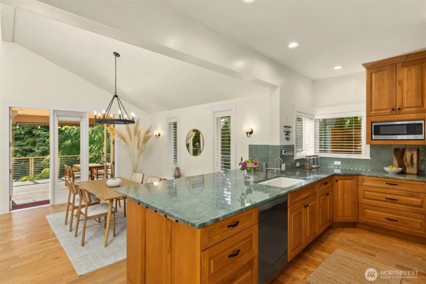 Property photo for 6575 Ne Honeysuckle Lane, Bainbridge Island photo 11