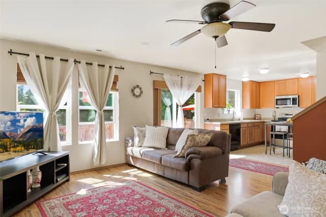 Property photo for 943 Candlestick Lane Sw, Tumwater photo 4