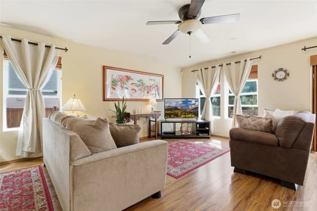 Property photo for 943 Candlestick Lane Sw, Tumwater photo 3