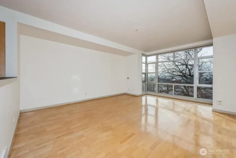 Property photo for 720 Queen Anne Avenue N #401, Seattle photo 4