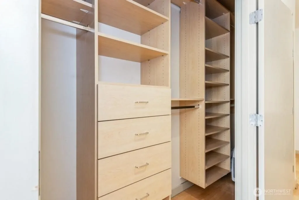 Property photo for 720 Queen Anne Avenue N #401, Seattle photo 8